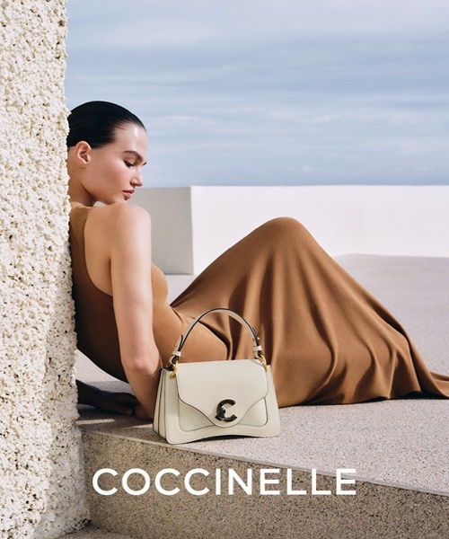 COCCINELLE - イタリアンレザーを使用したアイテムを展開する