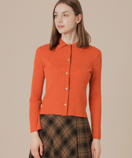 【RECOMMENDED】 柔らかくしなやかな肌触りと美しい光沢感が特徴！トレンドの衿付きニットカーディガンをご紹介。