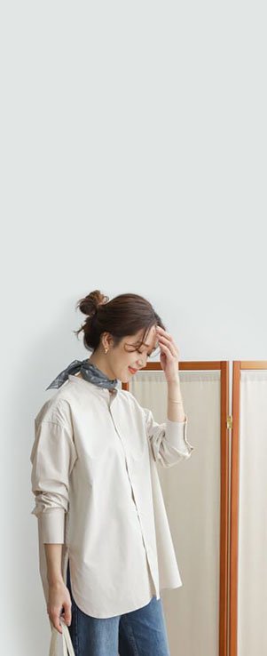 「バンドカラーシャツ」一枚でも、重ねても素敵