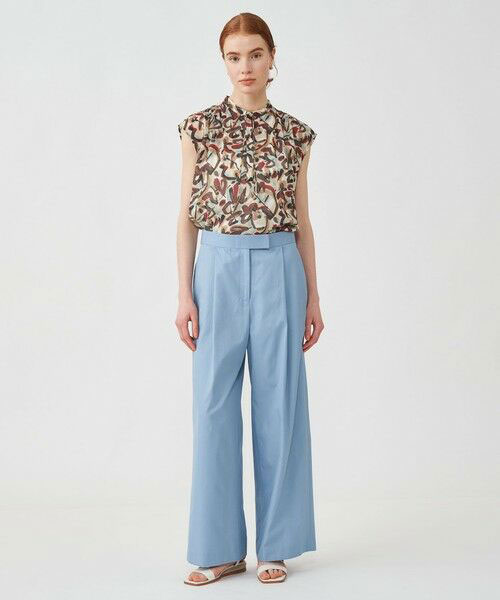 TOMORROWLANDのタックワイドパンツ