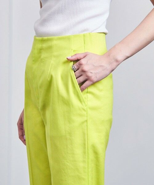 UNITED ARROWSのスリムパンツ