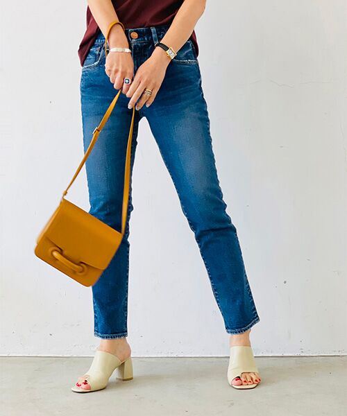 RED CARDのデニムパンツ