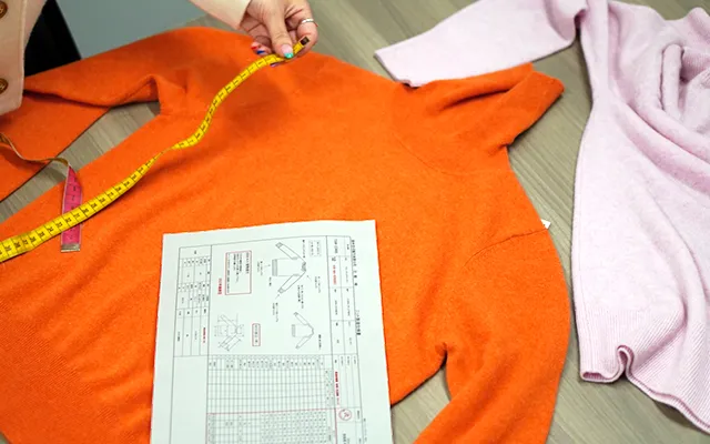 商品検討の様子