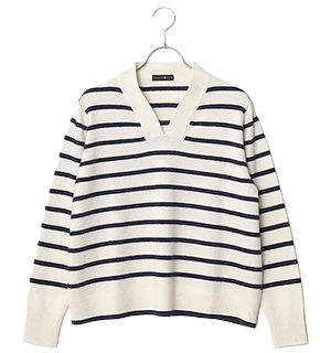 写真：ボーダーVネックセーター