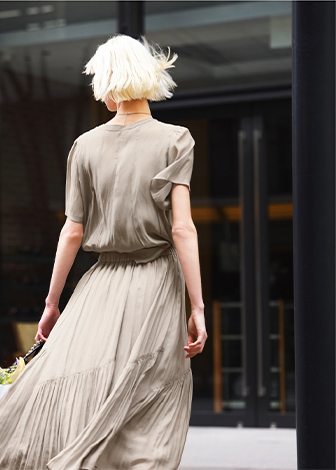 Blouse & Skirt back style