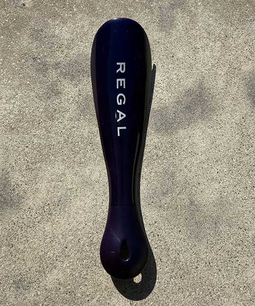 【ノベルティキャンペーン】REGALの通常商品を1点以上お買上げのお客様にシューホーン（濃紺）を1枚プレゼント。