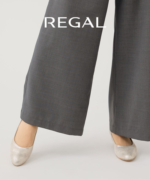 シンプルなパンプスは色や素材で華やかにクラスアップ