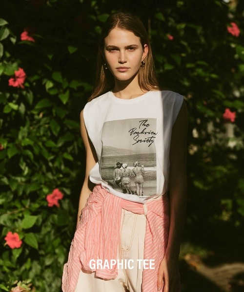 GRAPHIC TEE